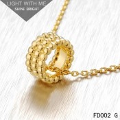 Van Cleef Arpels Yellow Gold Perlee Pendant 3 Rows