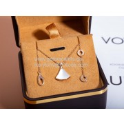 Divas Dream Small Necklace with Mother of pearl and 1 Diamodns Rose Gold Copy