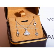 Divas Dream Small Necklace with Pave Diamonds White Gold Knockoff