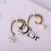 Cheap Dior Perles De D??sir Logo Pattern Pearl Pendant Ladies Gold Plated CD-Bee Earrings UK E0864PDSFW_D301