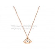 Divas Dream Rose Gold Openwork Necklace with Rose Gold Pendant with a Central Diamond