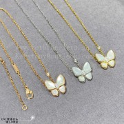 Van Cleef Arpels Two Butterfly Pendant Mother-of-pearl With Diamond Yellow Gold/White Gold/Rose Gold